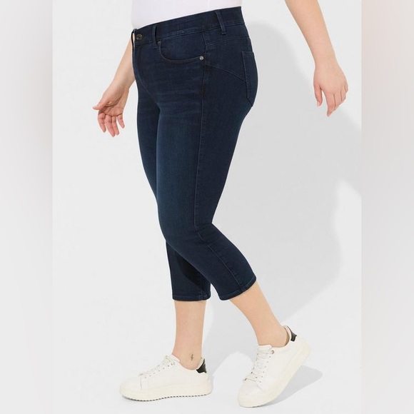 NWT Torrid Crop Bombshell Skinny Premium Stretch - Picture 5 of 10